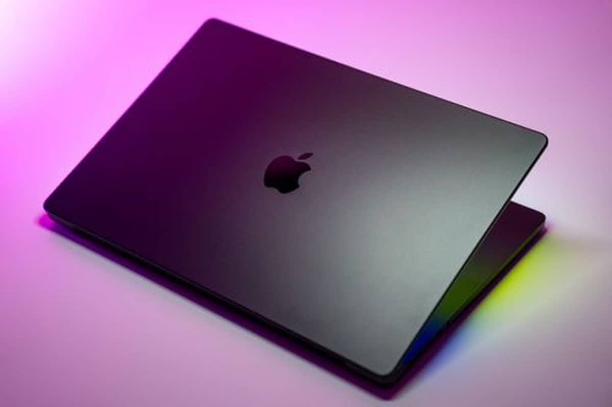 Apple's 2026 MacBook Pro to get OLED touchscreens, M6 chips