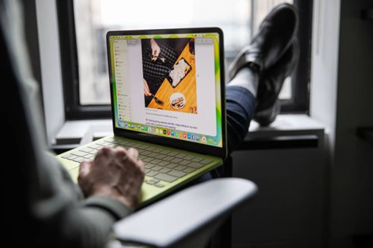 Apple's $600 MacBook Neo Catches PC Makers Off Guard