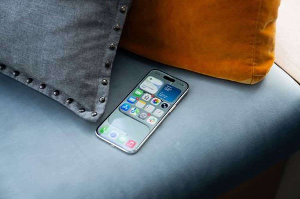 Apple Delays iPhone Air Gen 2, Slashes Current Production