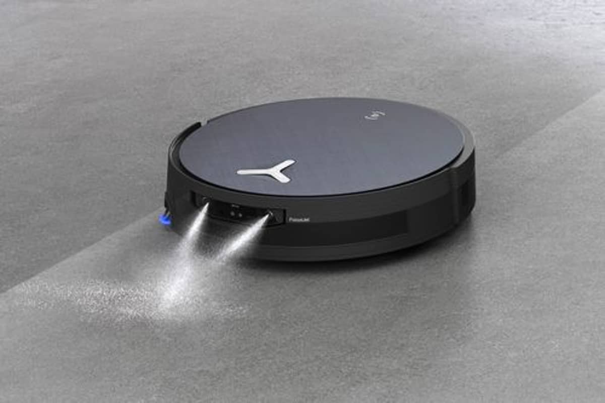 Ecovacs robovac uses AI to spot and pretreat stubborn stains