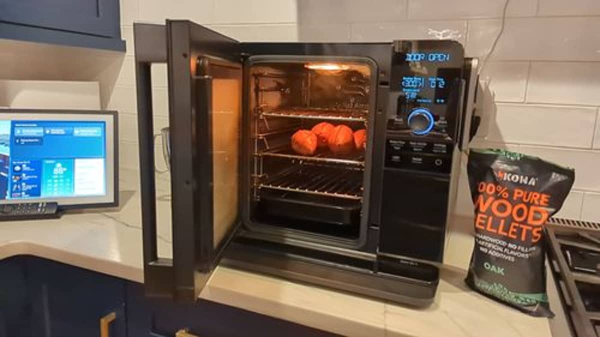 GE's Smart Indoor Smoker Hits Record Low at $424 on Cyber Monday