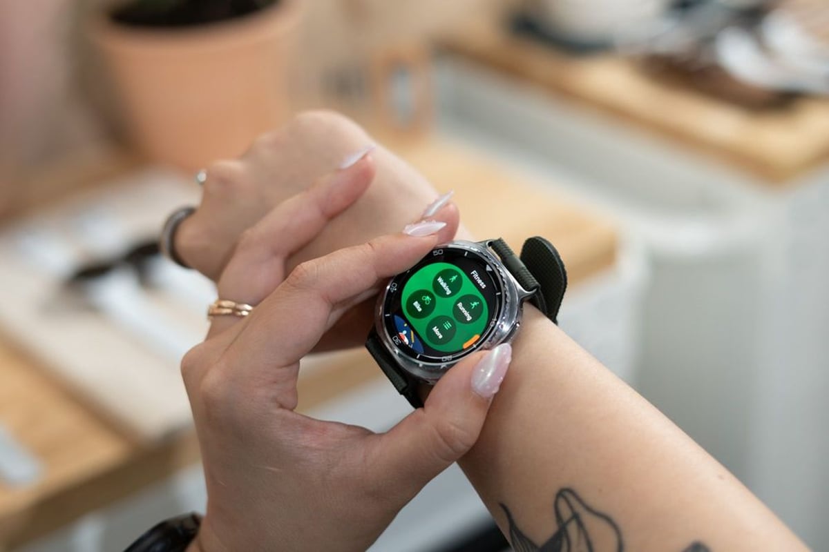 Apple's iOS 26.1 beta reveals third-party smartwatch support