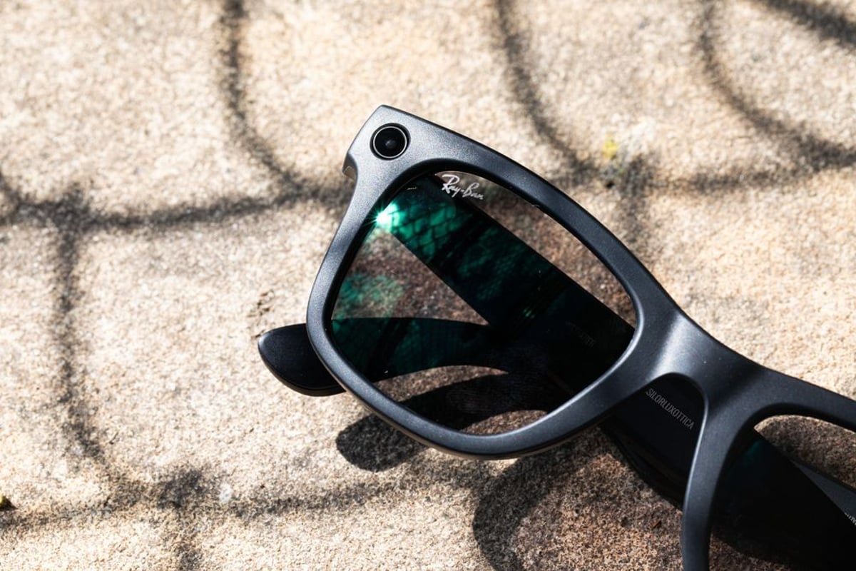 Apple Plans AI Smart Glasses, Pendant & Camera AirPods for 2027