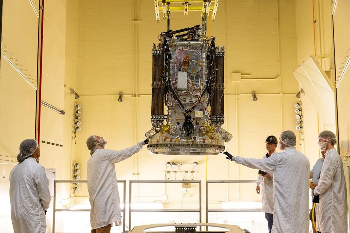 NASA Taps Startup to Save Swift Satellite From Fiery Crash
