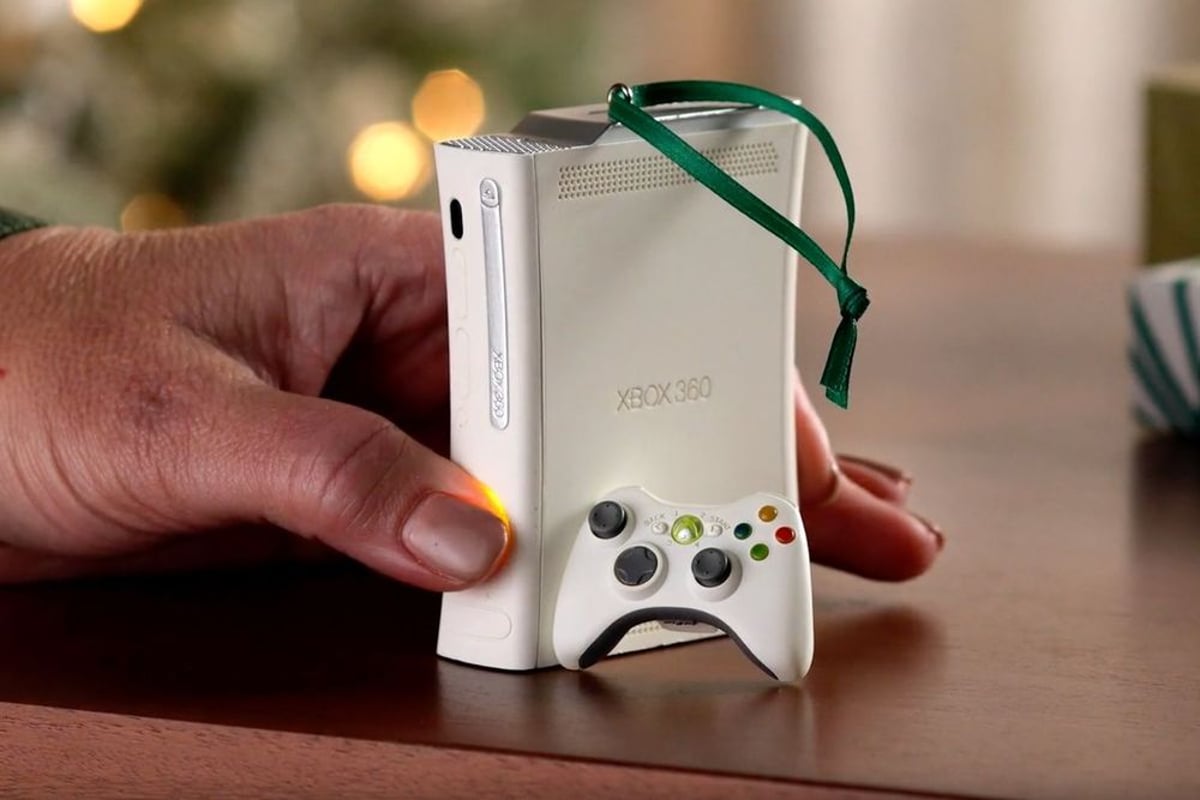 Hallmark Xbox 360 ornament brings Halo theme to holiday trees