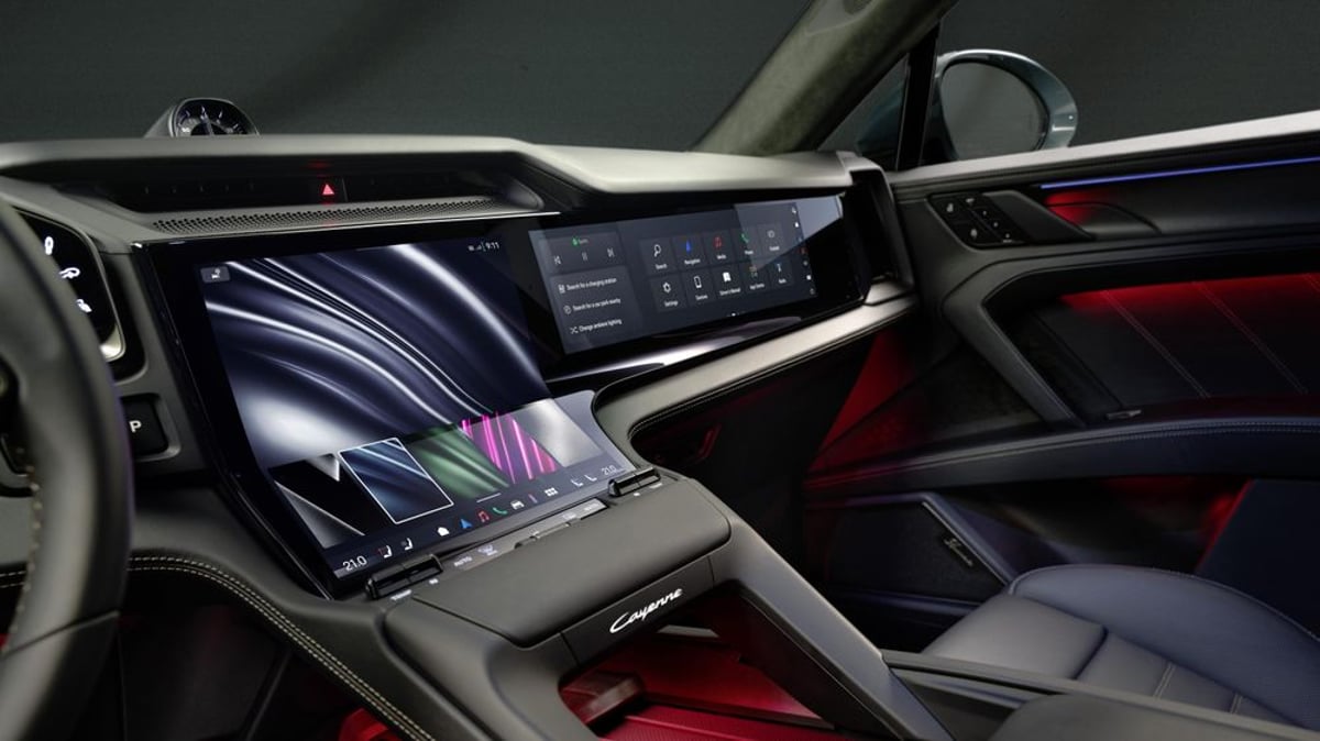 Porsche's Cayenne Electric Features Groundbreaking Curved Display